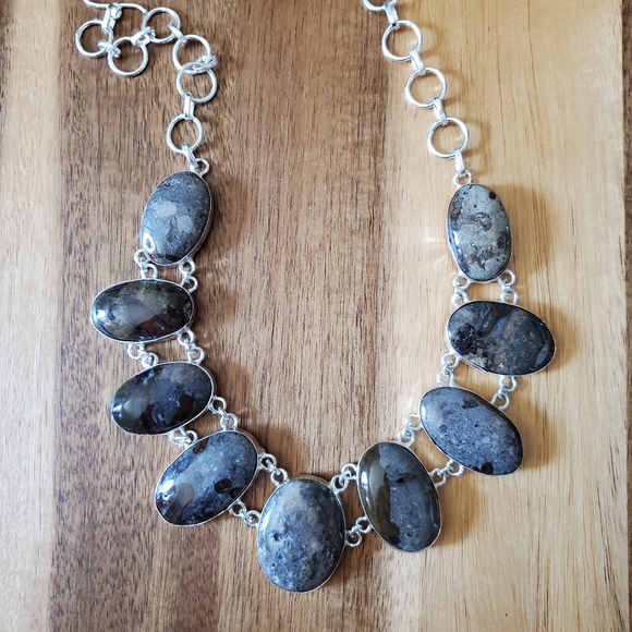 New Amazing Oversized Rock Fossil Silver Statement Necklace. - Picture 15 of 16